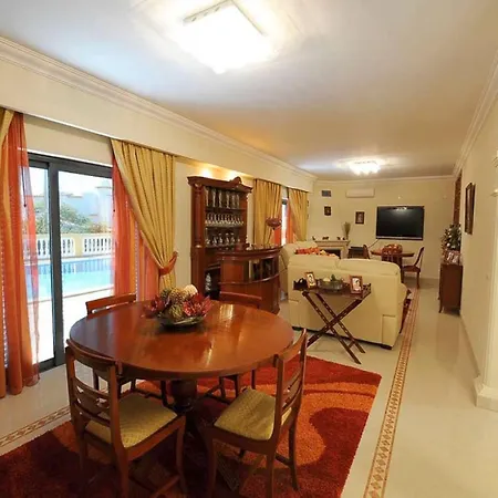 Sesmarias Villa *